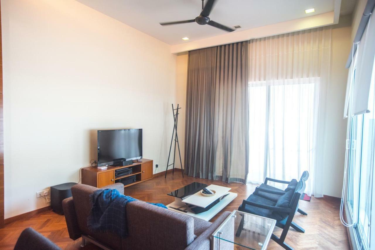 The Suites At Waterside Straits Quay By Plush Bagan Jermal Exteriér fotografie