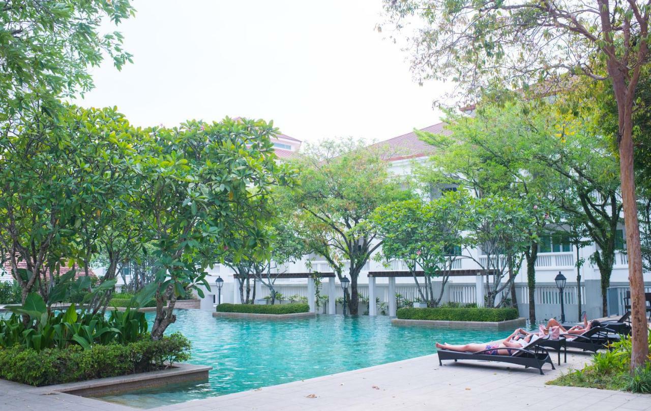 The Suites At Waterside Straits Quay By Plush Bagan Jermal Exteriér fotografie