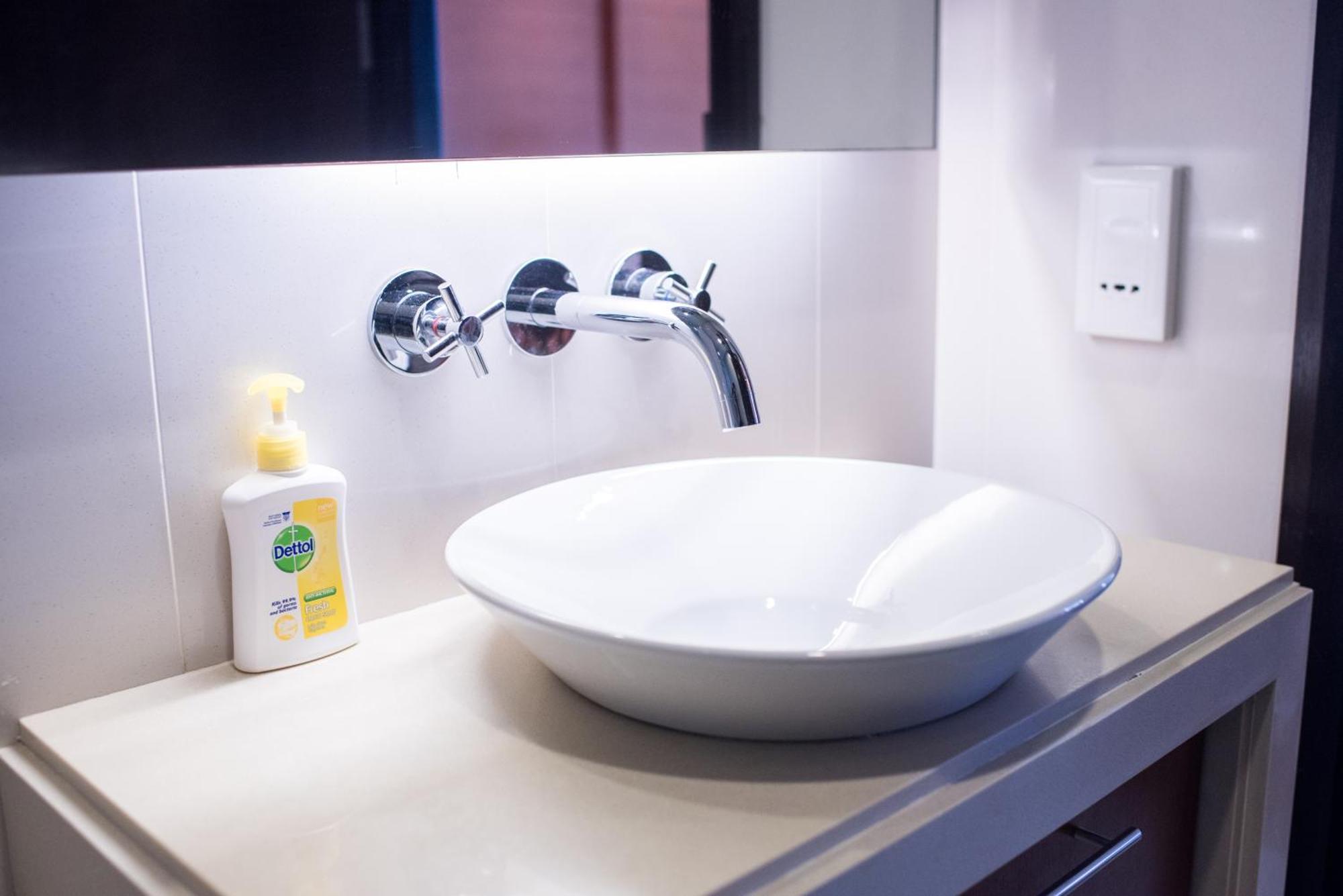 The Suites At Waterside Straits Quay By Plush Bagan Jermal Exteriér fotografie