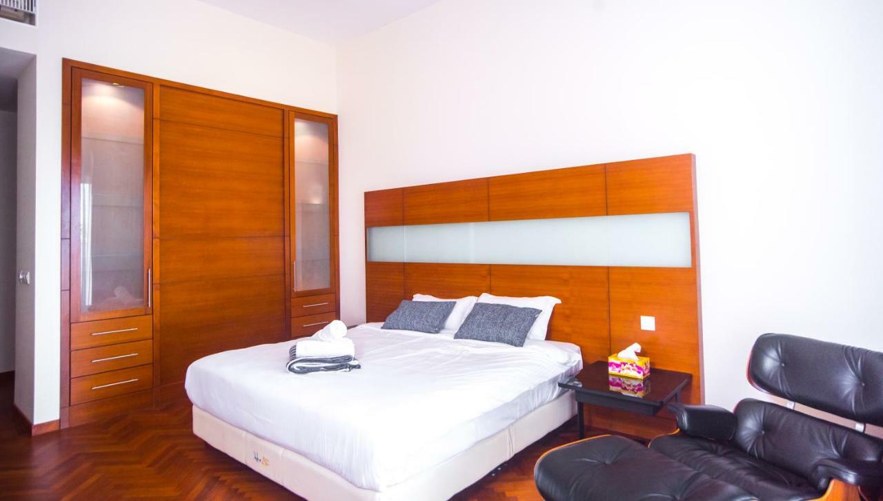 The Suites At Waterside Straits Quay By Plush Bagan Jermal Exteriér fotografie