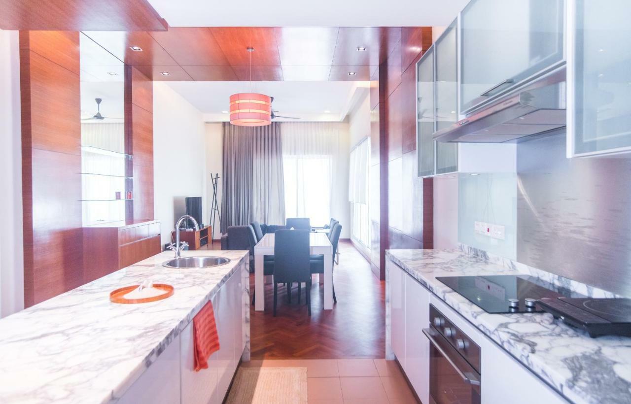 The Suites At Waterside Straits Quay By Plush Bagan Jermal Exteriér fotografie